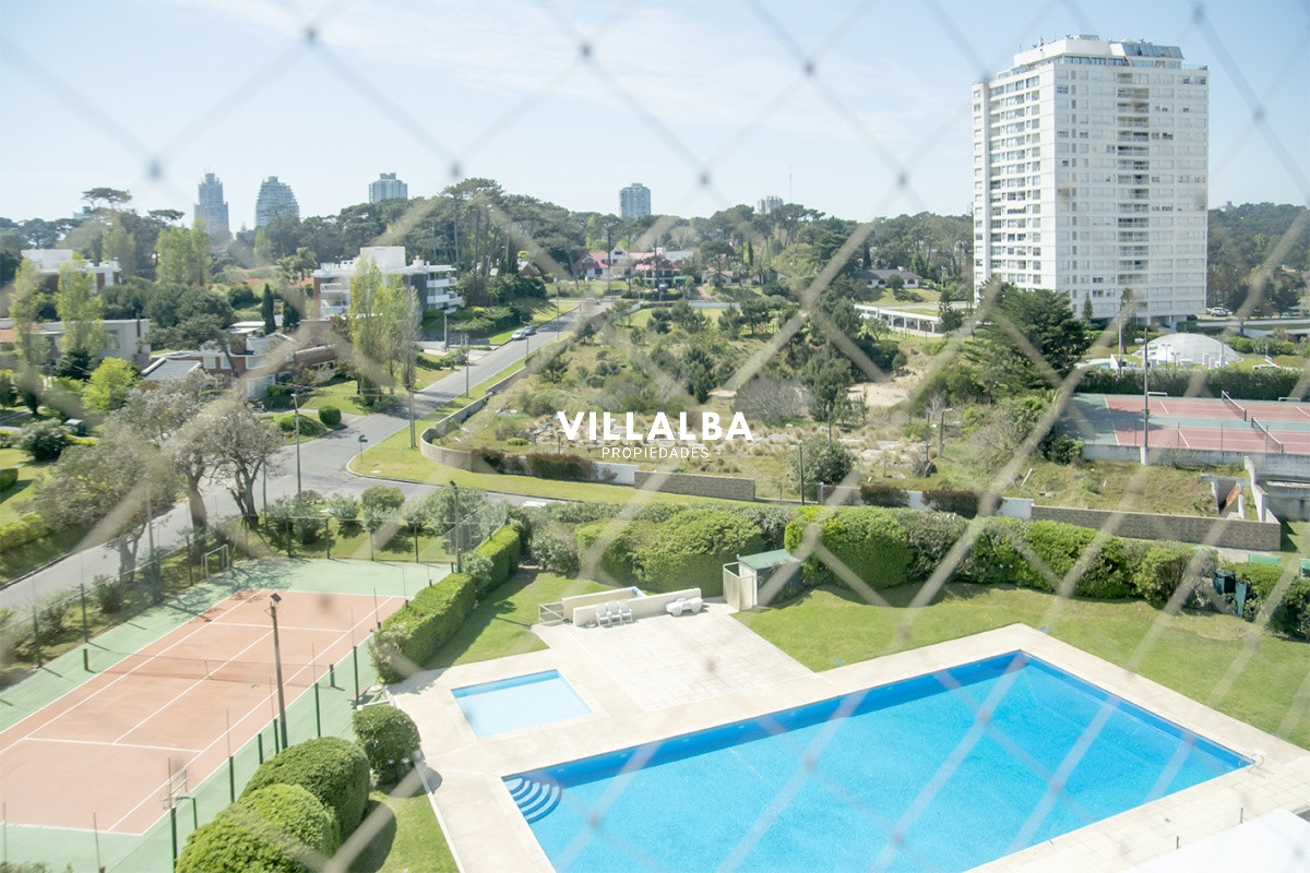 Apartamento ID.2167 - Apartamento en venta, Torre Fragata con hermosa vista al mar.