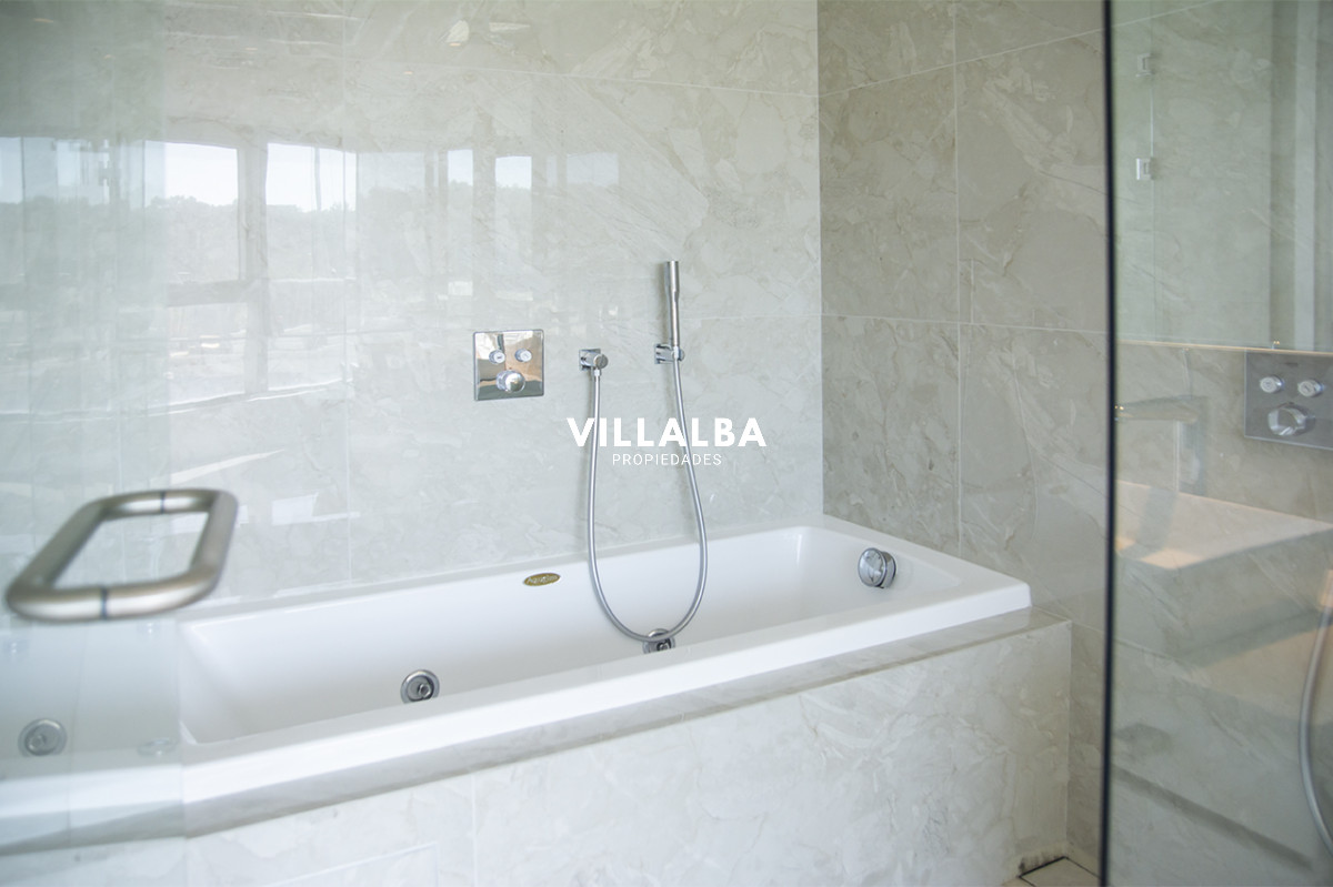 Apartamento ID.2811 - Departamento de 2 suite en venta frente al mar torre permium. Trump Tower