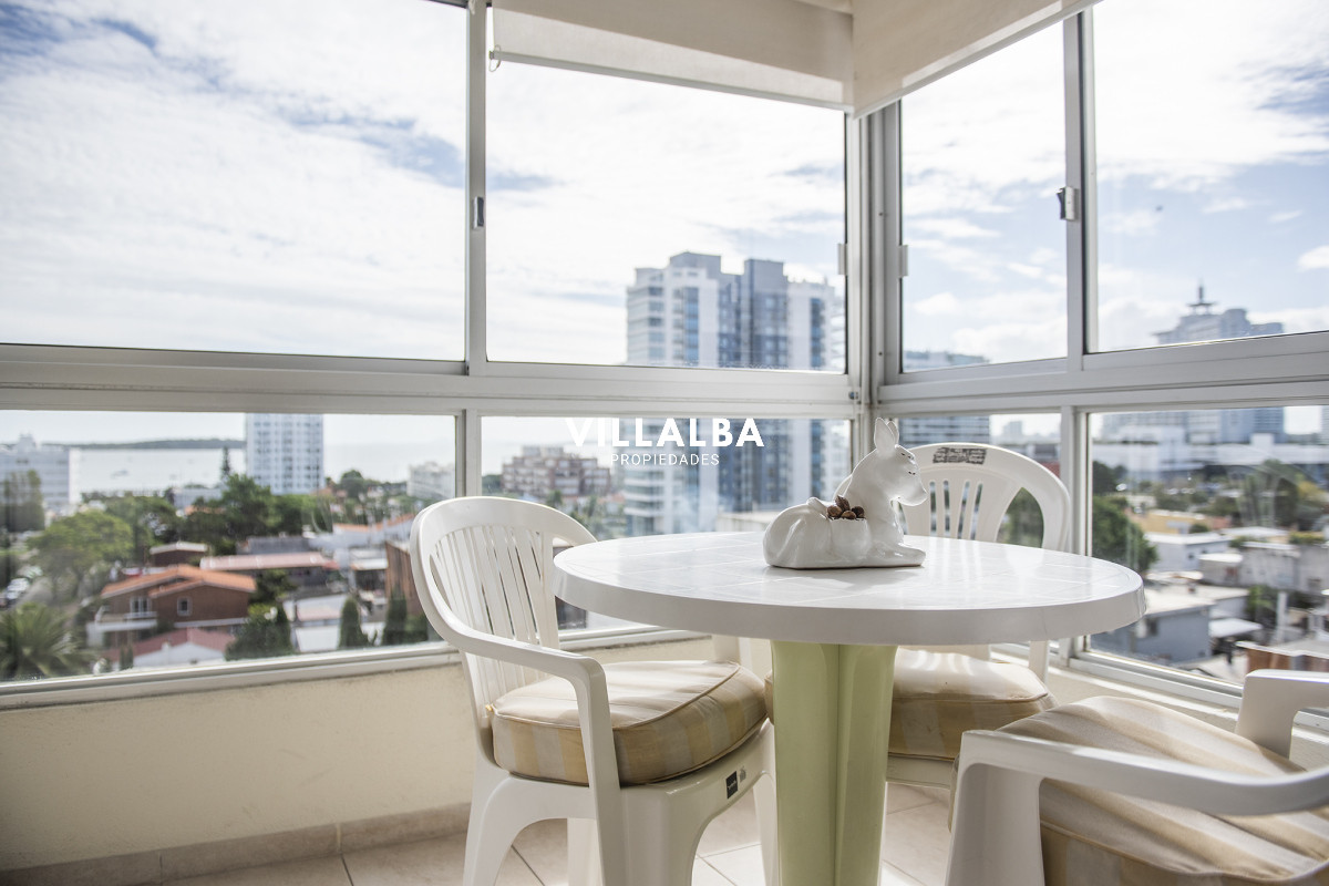 Apartamento ID.4122 - Vende apartamento de 2 dormitorios en Brava Punta del Este