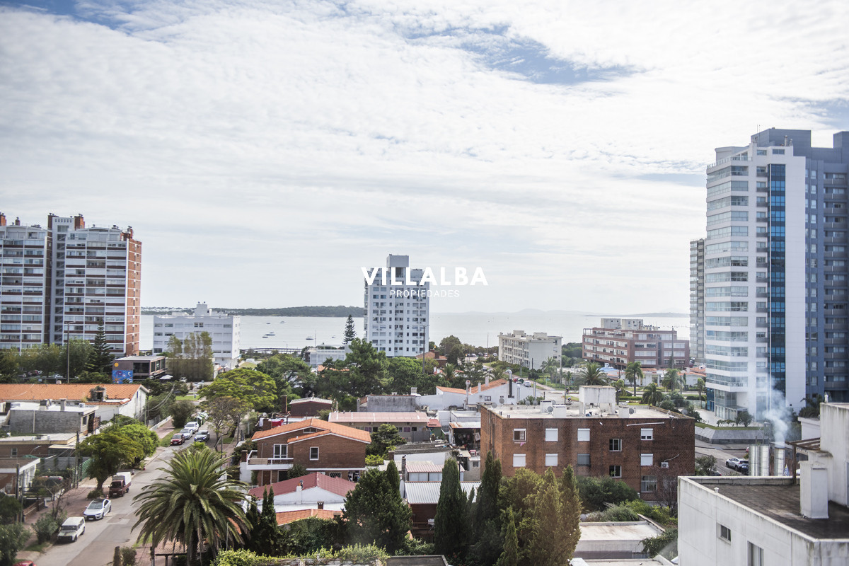 Apartamento ID.4122 - Vende apartamento de 2 dormitorios en Brava Punta del Este