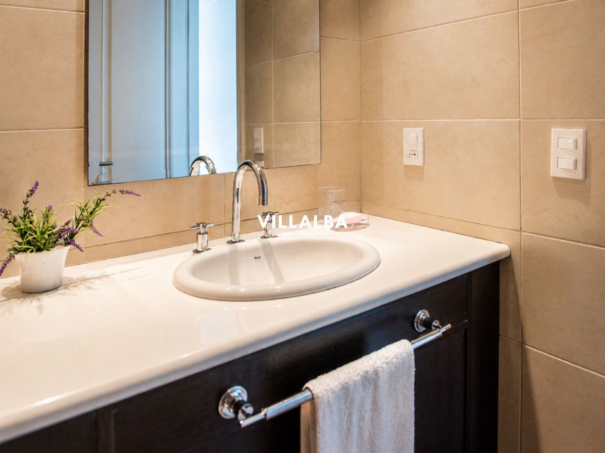 Apartamento ID.3508 - Hermoso Pent-house en torre Imperiale ,venta en zona de la Brava.