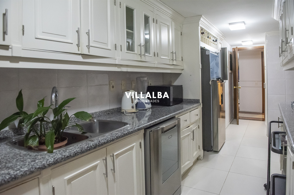 Apartamento ID.3641 - Edificio Espigon zona Puerto,  frente al mar. 