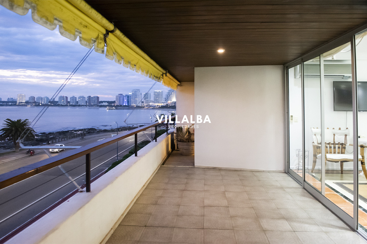 Apartamento ID.3641 - Edificio Espigon zona Puerto,  frente al mar. 