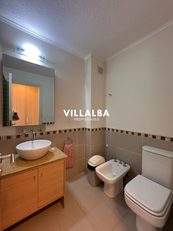 Apartamento ID.3801 - Hermoso apartamento en venta de 3 dormitorios y dependencia 
