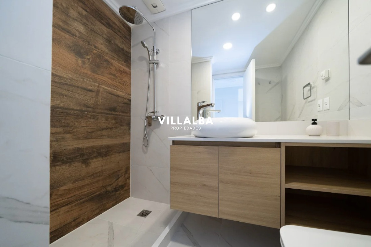 Apartamento ID.4240 - Apartamento en Alquiler de 2 dormitorio frente al Mar en Edificio Cruceros, Punta del este , Playa Mansa