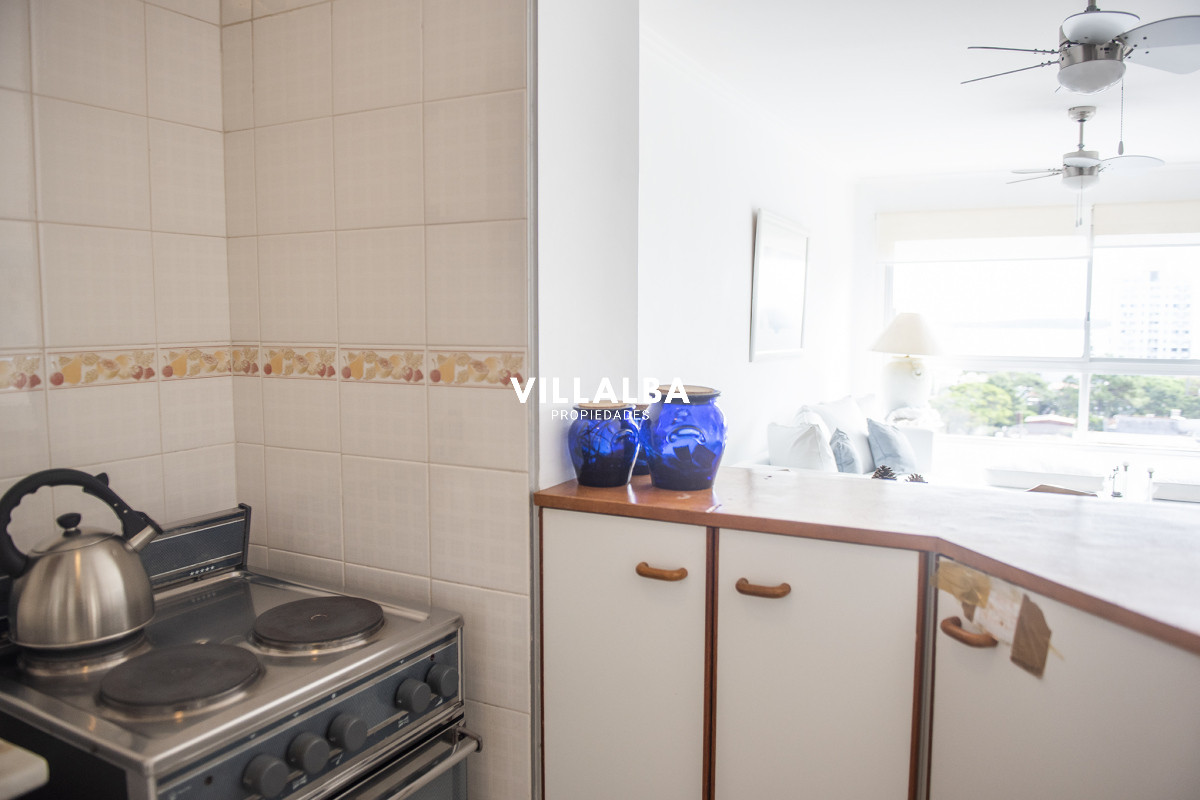 Apartamento ID.4122 - Vende apartamento de 2 dormitorios en Brava Punta del Este