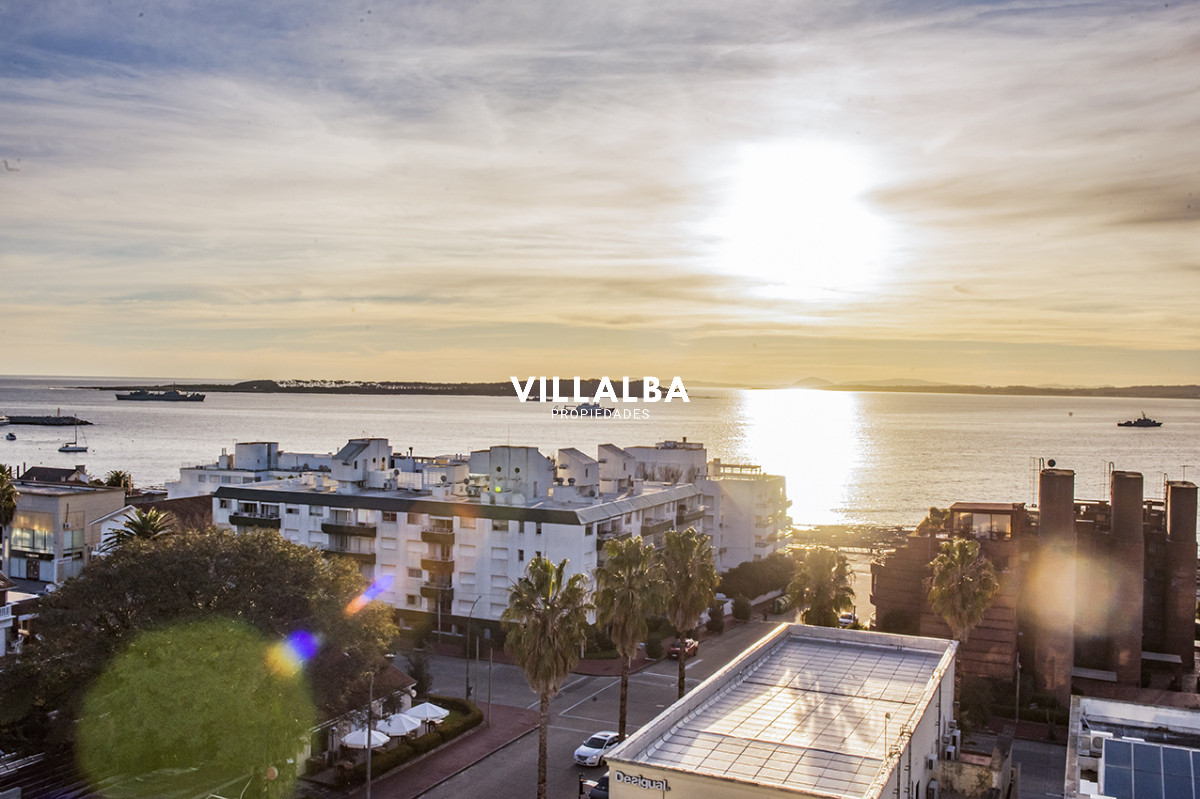 Apartamento ID.3635 - Vende departamento de 3 dormitorios con vista al Puerto, Punta del Este