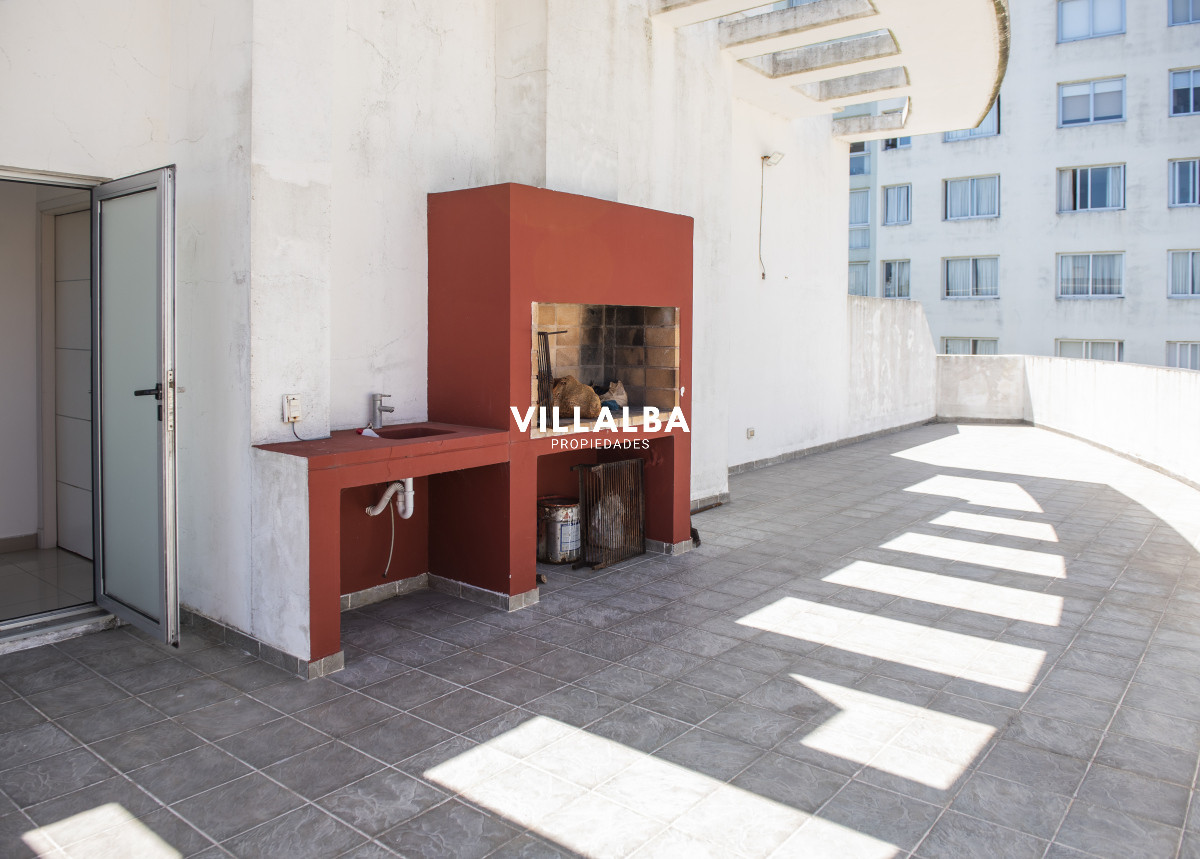 Apartamento ID.865 - Hermoso Ph con azotea propia, parrillero, 2 dormitorios, No te lo pierdas.