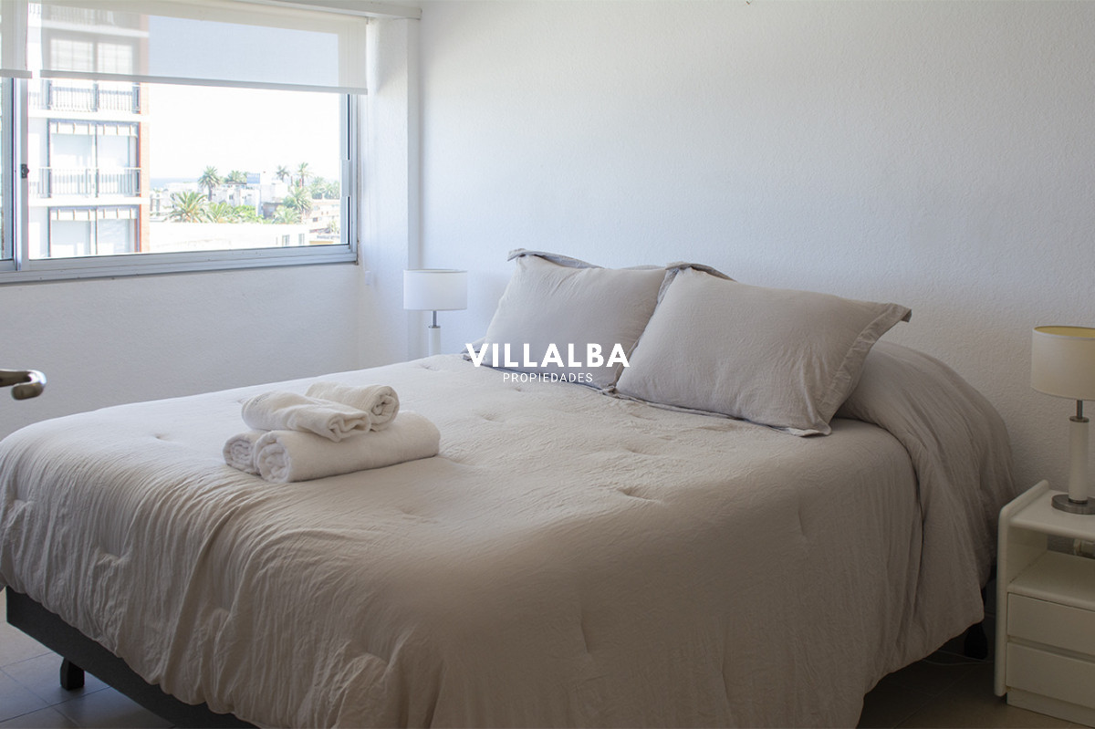 Apartamento ID.4123 - Apartamento de 2 dormitorios con vista al mar en venta en Peninsula.