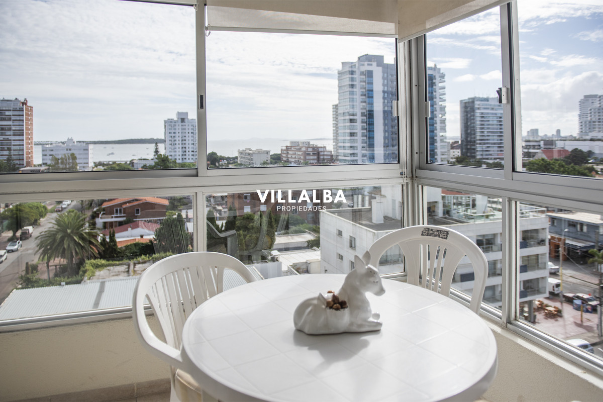 Apartamento ID.4122 - Vende apartamento de 2 dormitorios en Brava Punta del Este
