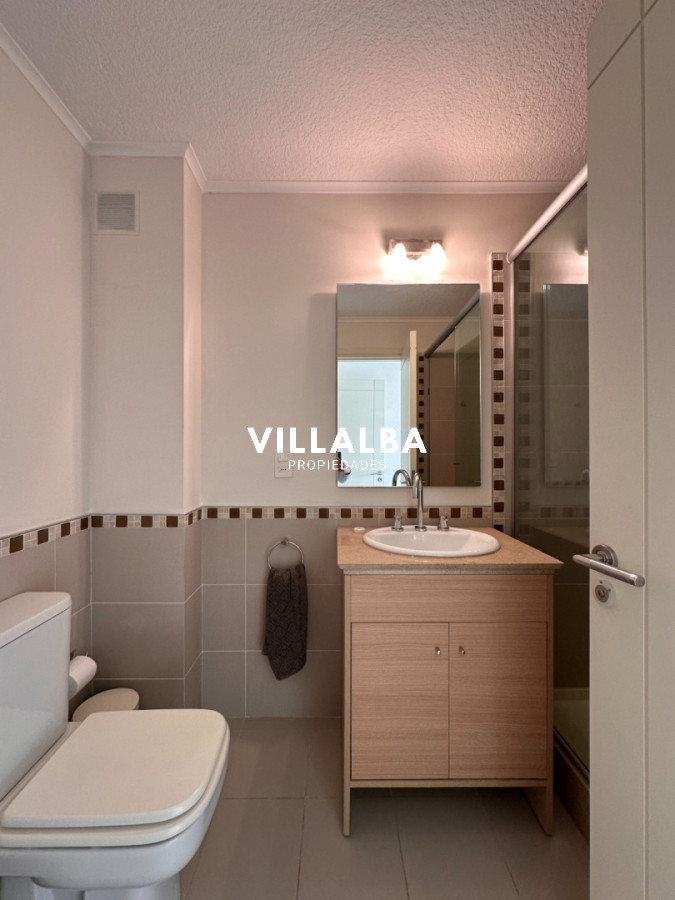 Apartamento ID.3801 - Hermoso apartamento en venta de 3 dormitorios y dependencia 