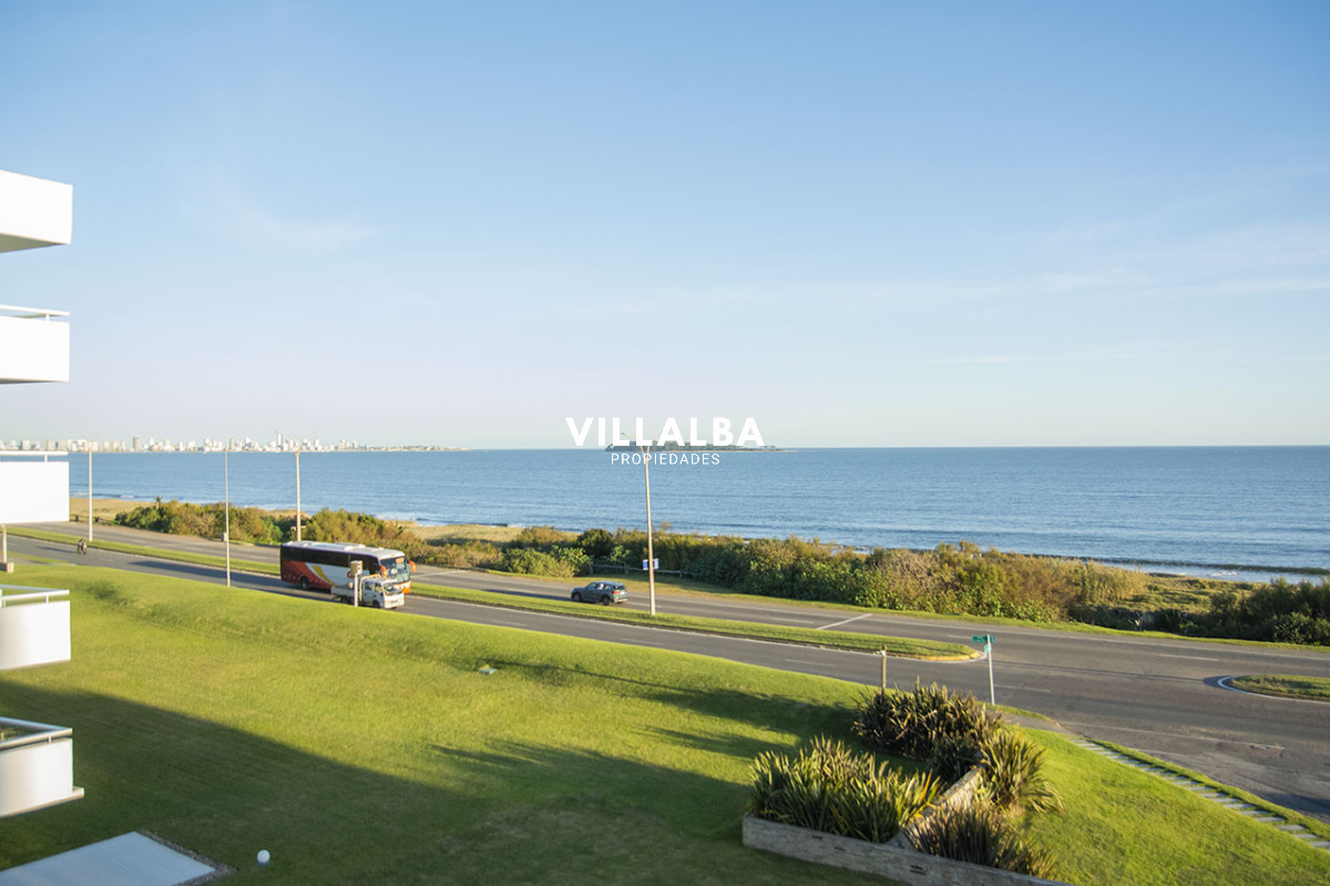 Apartamento ID.4249 - Departamento de 2 suites + depedencia en venta Frente al mar.