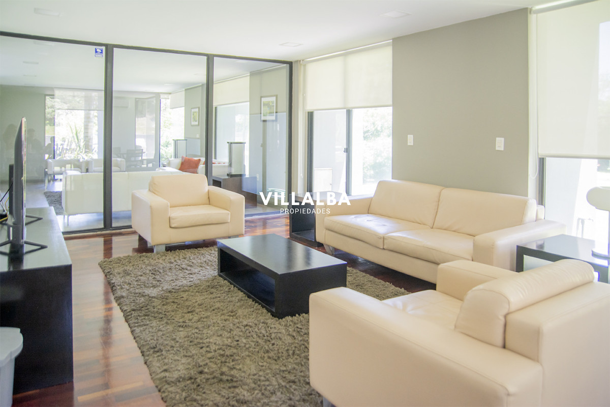 Apartamento ID.4001 - Vende apto de 2 dormitorios con vista al mar en Punta del este