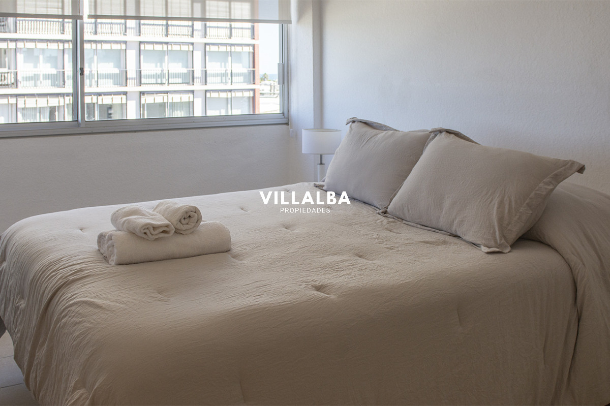 Apartamento ID.4123 - Apartamento de 2 dormitorios con vista al mar en venta en Peninsula.