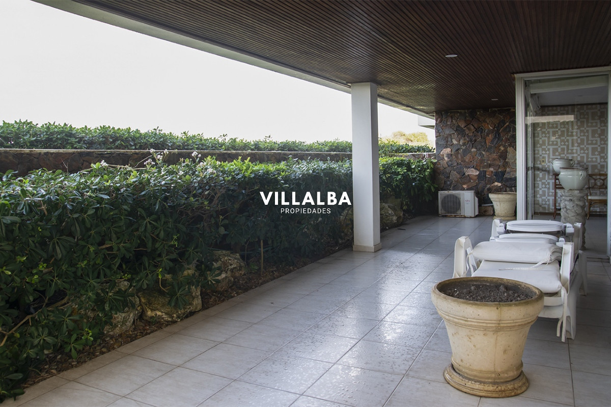 Apartamento ID.3609 - Apartamento de 4 dormitorios en Punta del Este frente al mar en Playa Brava