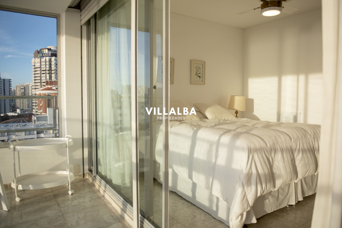 Apartamento ID.3635 - Vende departamento de 3 dormitorios con vista al Puerto, Punta del Este