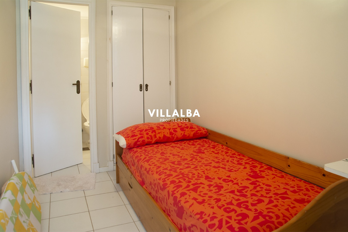 Apartamento ID.3609 - Apartamento de 4 dormitorios en Punta del Este frente al mar en Playa Brava