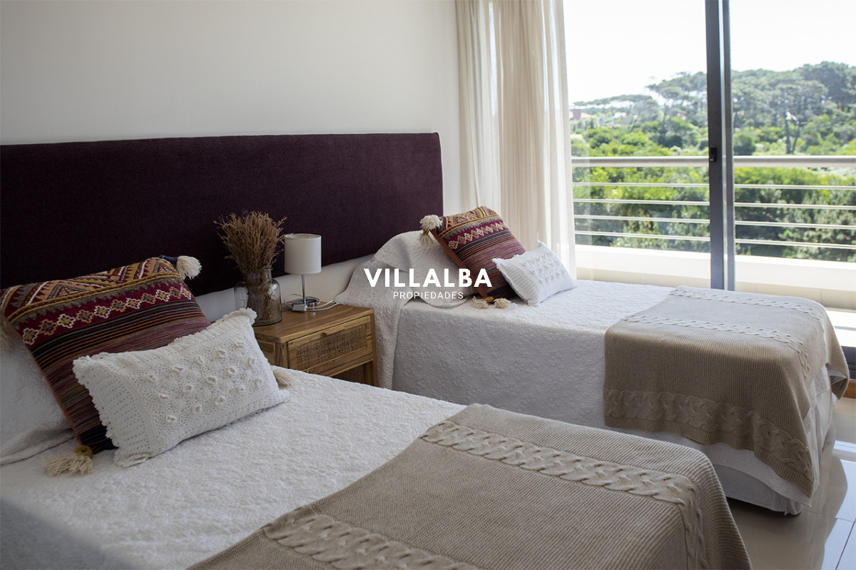 Apartamento ID.2367 - Penthouse frente al mar en venta, 3 suites. Blue Bird