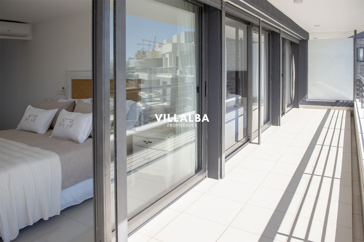 Apartamento ID.2367 - Penthouse frente al mar en venta, 3 suites. Blue Bird