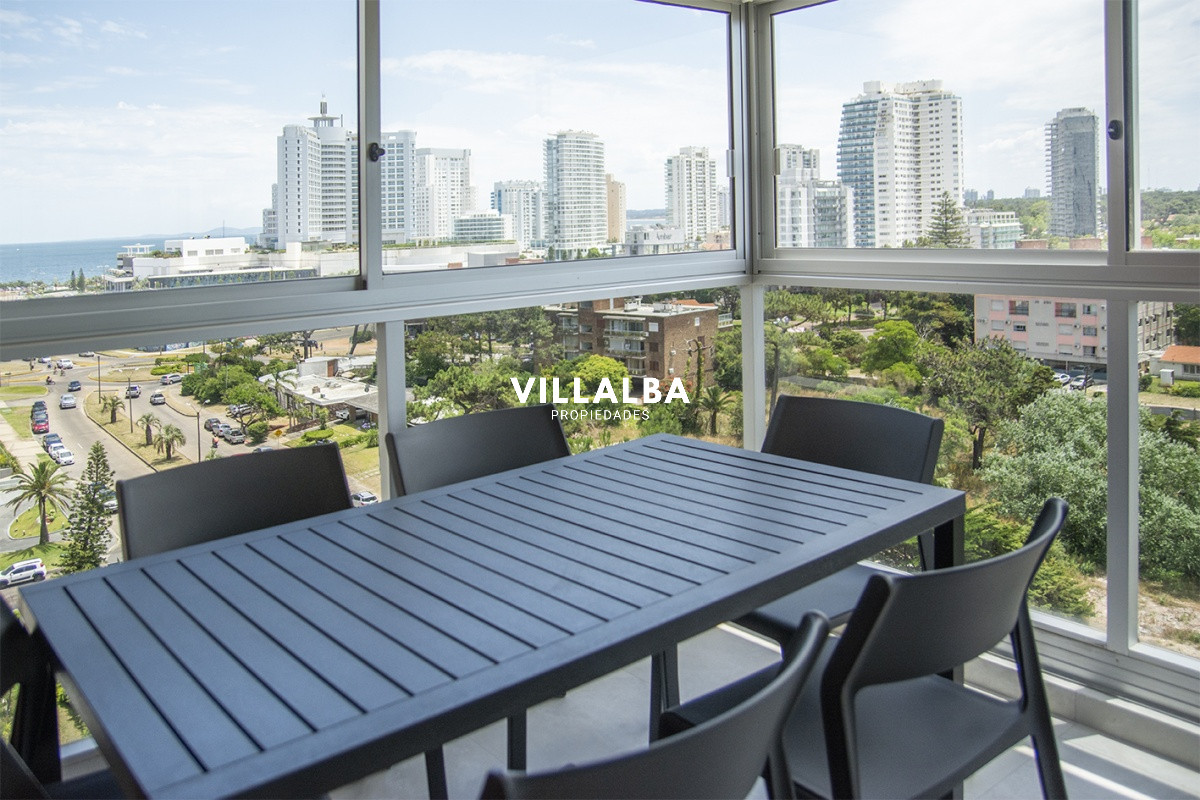 Apartamento ID.2810 - Vende apartamento de 2 dormitorios y medio en Chiverta, Reciclado completo. Punta del Este 