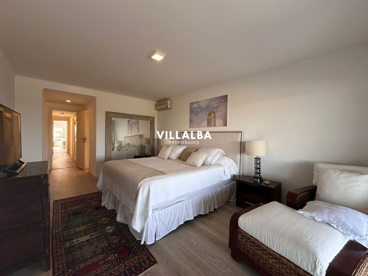 Apartamento ID.3610 - Se vende departamento de 4 dormitorios , Playa brava, Esturion