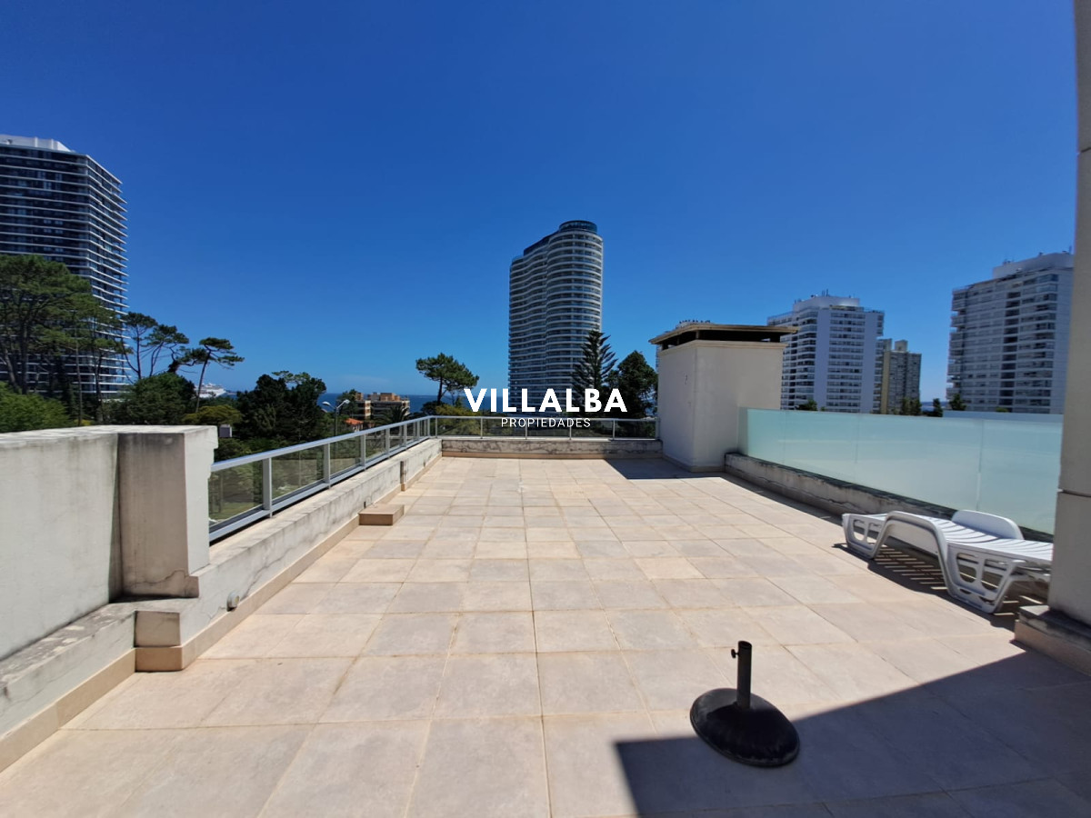 Apartamento ID.3665 - PH en playa mansa , departamento en Edificio Monet de 2 dormitorios, Punta Del Este