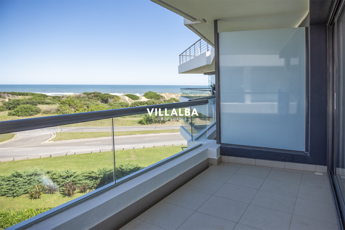 Apartamento ID.2367 - Penthouse frente al mar en venta, 3 suites. Blue Bird