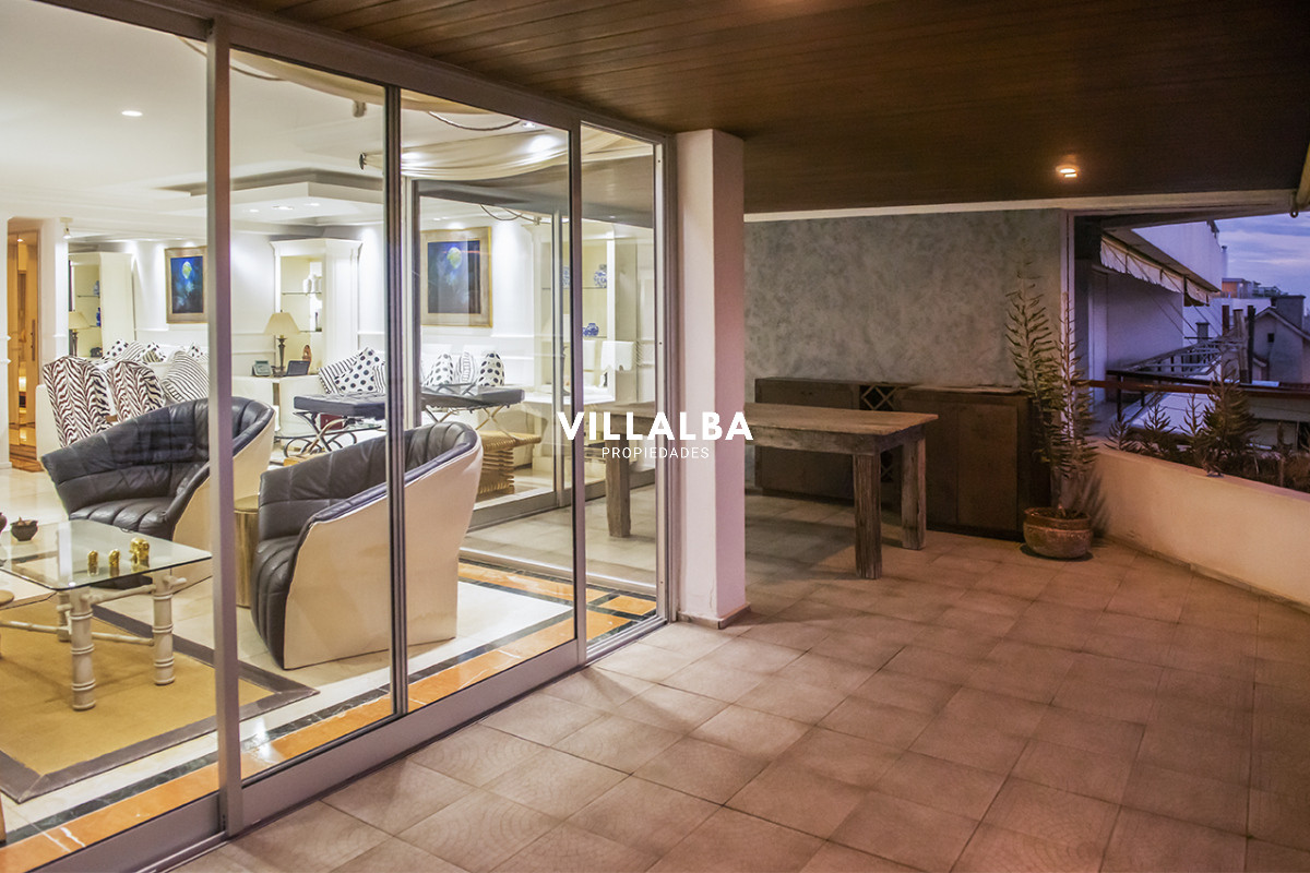 Apartamento ID.3641 - Edificio Espigon zona Puerto,  frente al mar. 