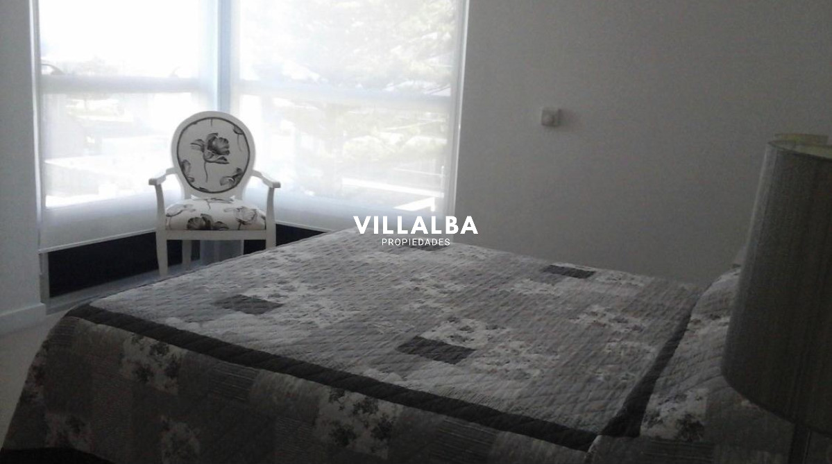 Apartamento ID.2488 - Departamento de 3 dormitorios con Terraza en Punta del Este 