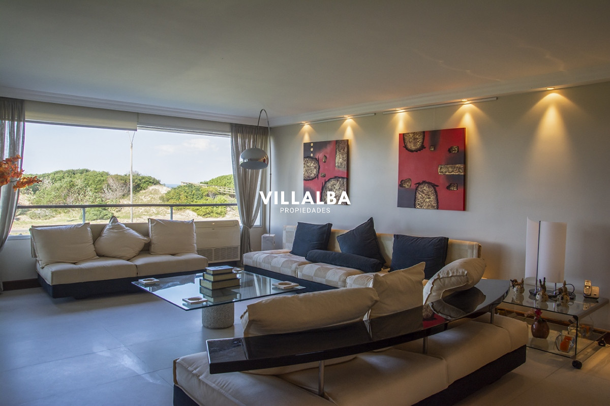 Apartamento ID.3609 - Apartamento de 4 dormitorios en Punta del Este frente al mar en Playa Brava