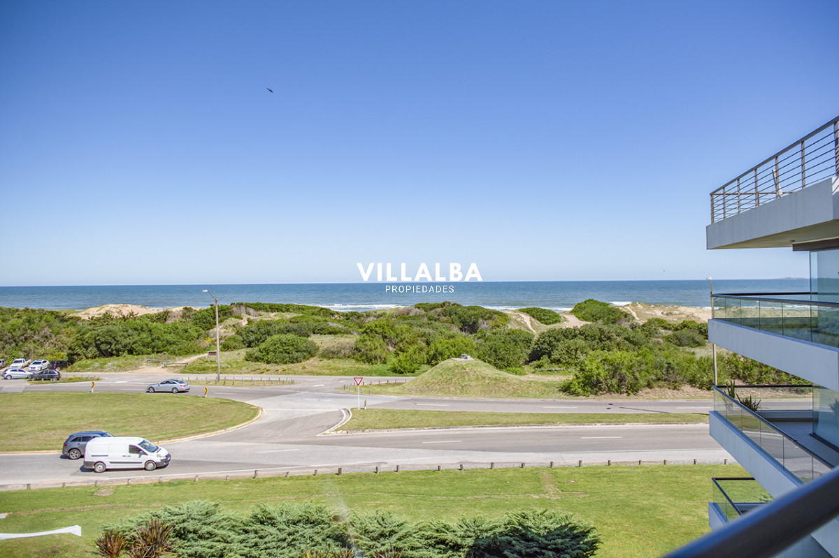 Apartamento ID.2367 - Penthouse frente al mar en venta, 3 suites. Blue Bird