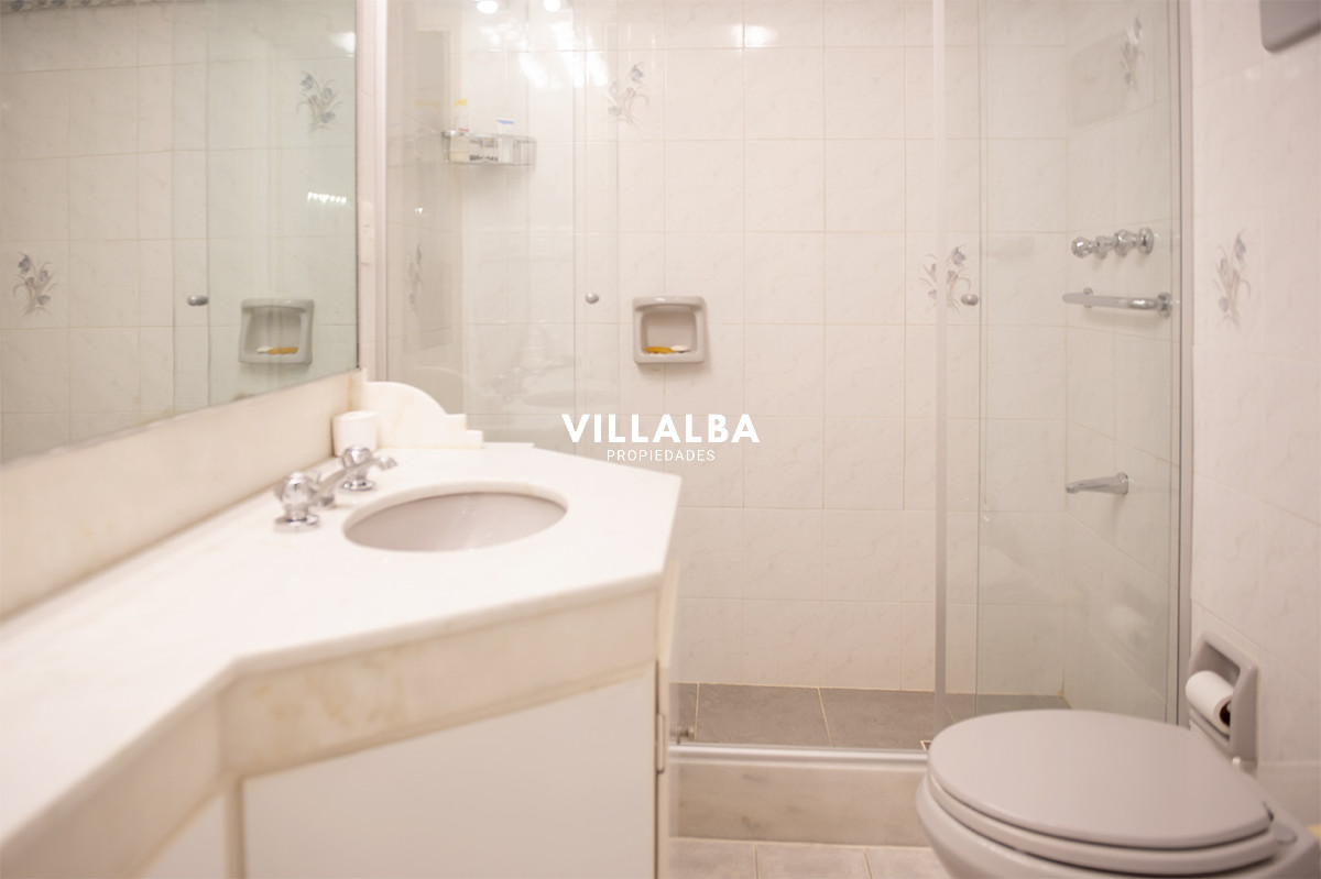 Apartamento ID.3635 - Vende departamento de 3 dormitorios con vista al Puerto, Punta del Este