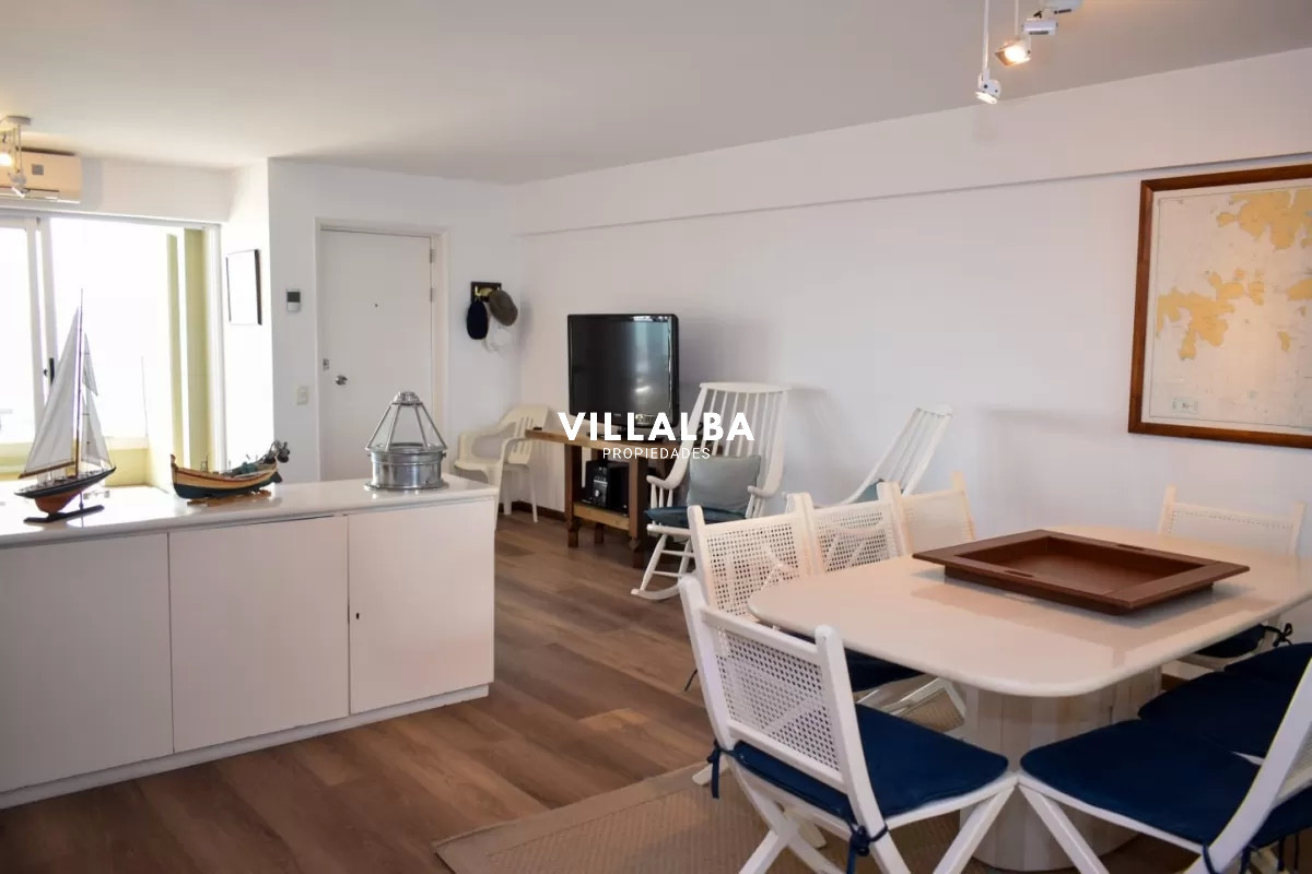 Apartamento ID.3639 - Departamento de 3 dormitorios + dep. en venta en Edif. Fontemar, vista al Puerto