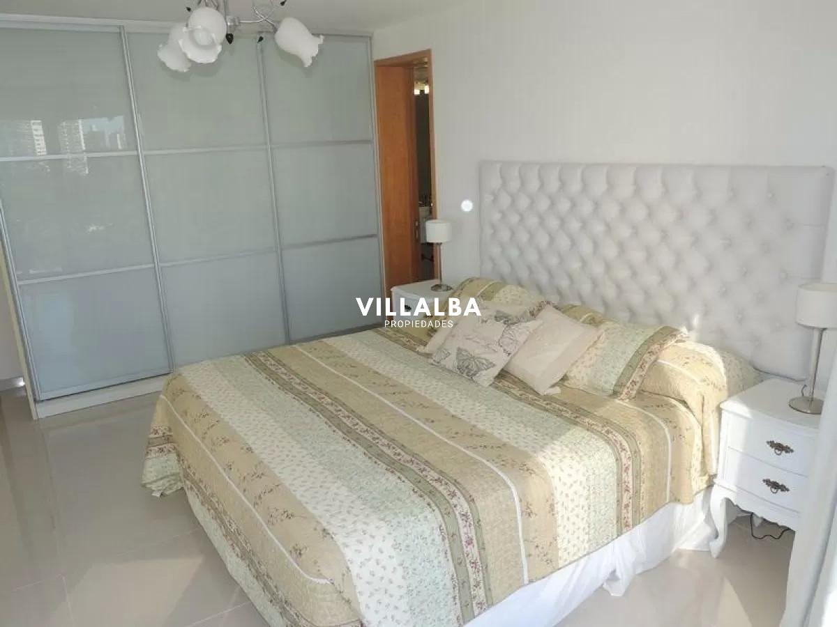 Apartamento ID.2385 - Lindo departamento en excelente zona a metros de Playa Mansa. Amenities. 