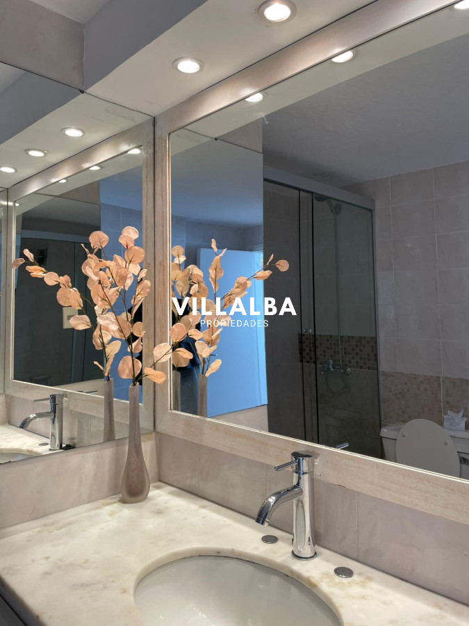 Apartamento ID.4123 - Apartamento de 2 dormitorios con vista al mar en venta en Peninsula.