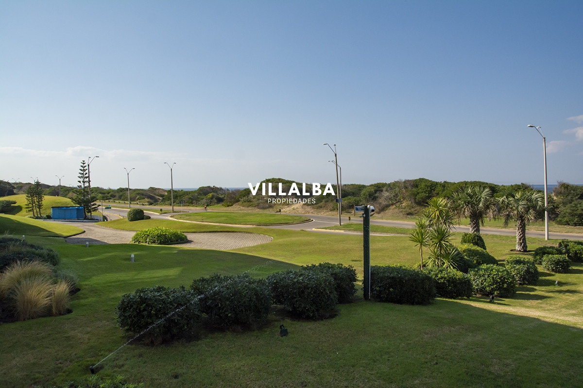 Apartamento ID.3609 - Apartamento de 4 dormitorios en Punta del Este frente al mar en Playa Brava