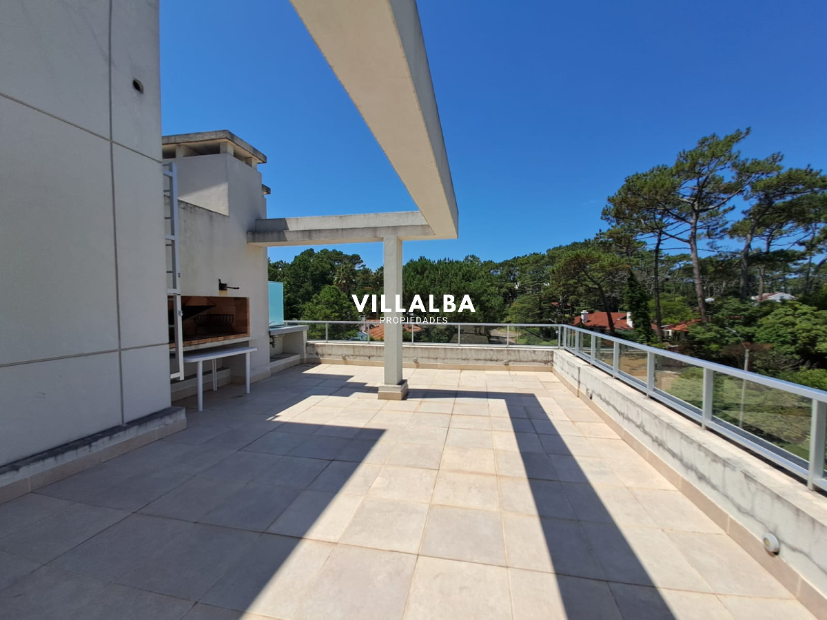 Apartamento ID.3665 - PH en playa mansa , departamento en Edificio Monet de 2 dormitorios, Punta Del Este