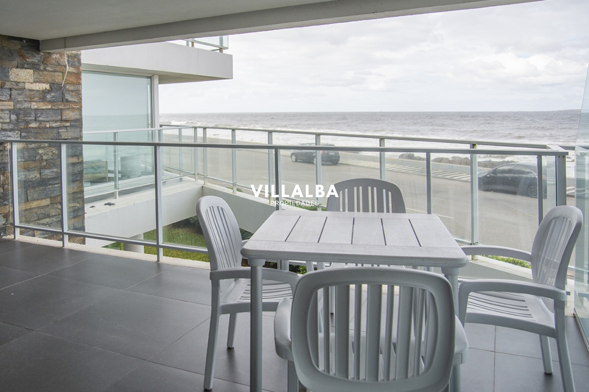 Apartamento ID.2178 - Vende apartamento. Edificio Bonaire. 3 dormitorios con servicios. Brava, Peninsula, Punta del Este