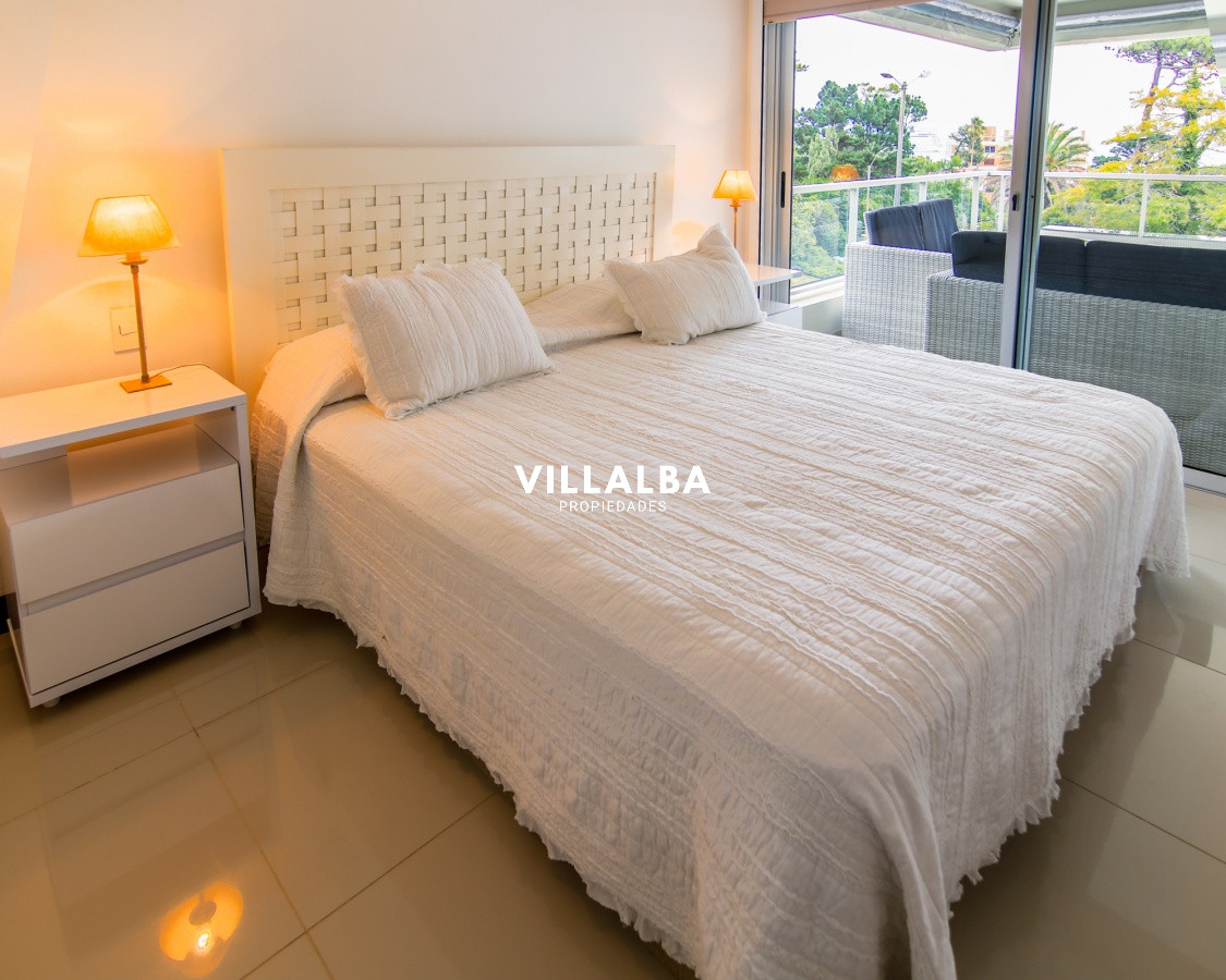 Apartamento ID.3665 - PH en playa mansa , departamento en Edificio Monet de 2 dormitorios, Punta Del Este