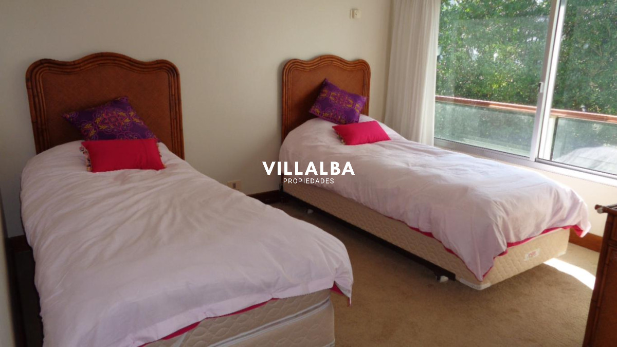 Apartamento ID.3609 - Apartamento de 4 dormitorios en Punta del Este frente al mar en Playa Brava