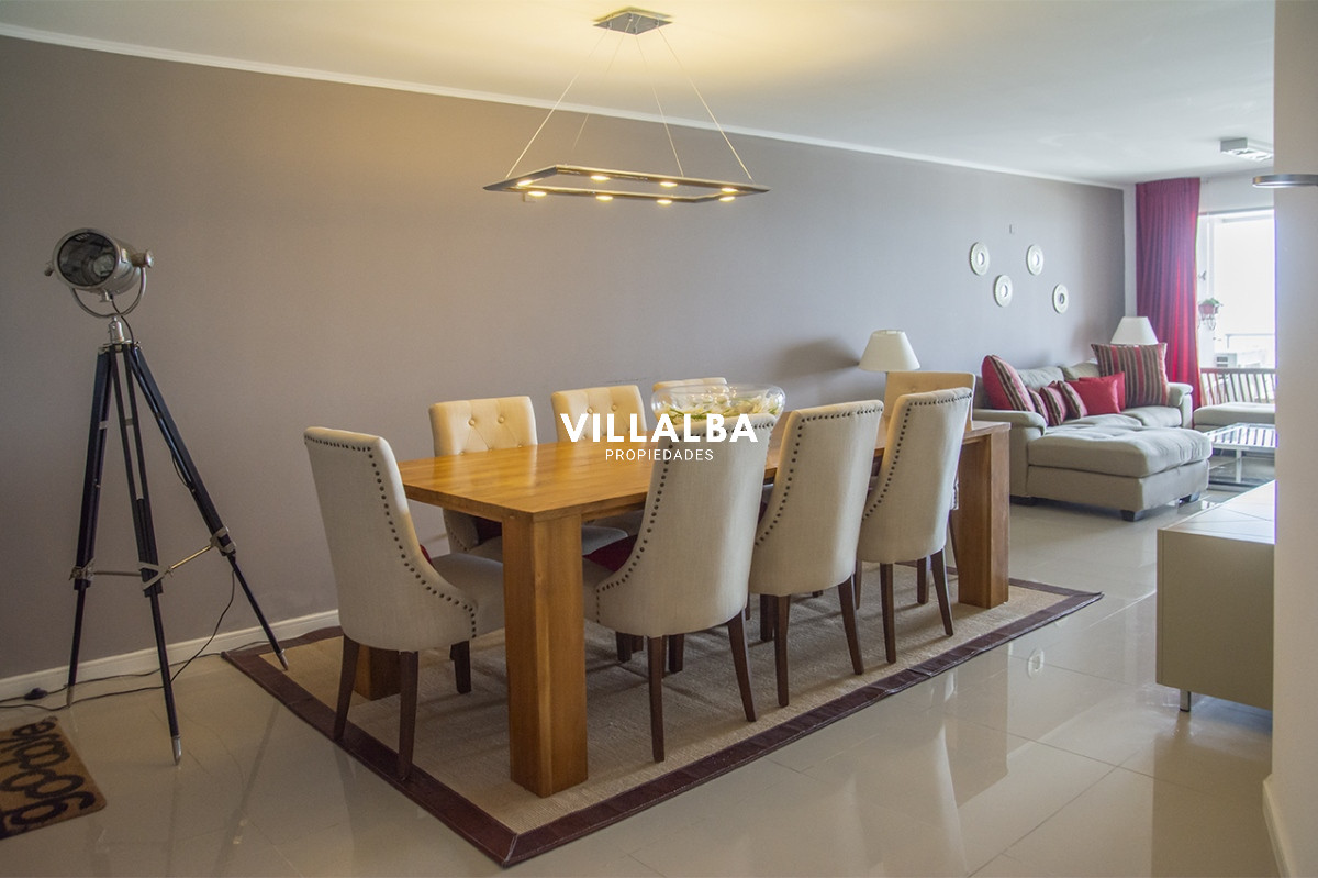 Apartamento ID.3917 - Vende apartamento de 3 dormitorios en Wind Tower, piso alto con vista al mar , Punta del Este 