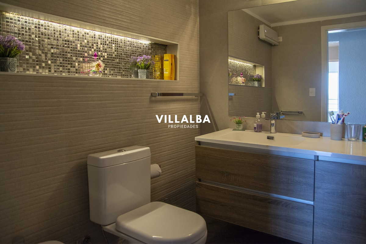 Apartamento ID.2897 - Departamento en venta de 2 dormitorios con vista al Mar, Peninsula , Punta del este 