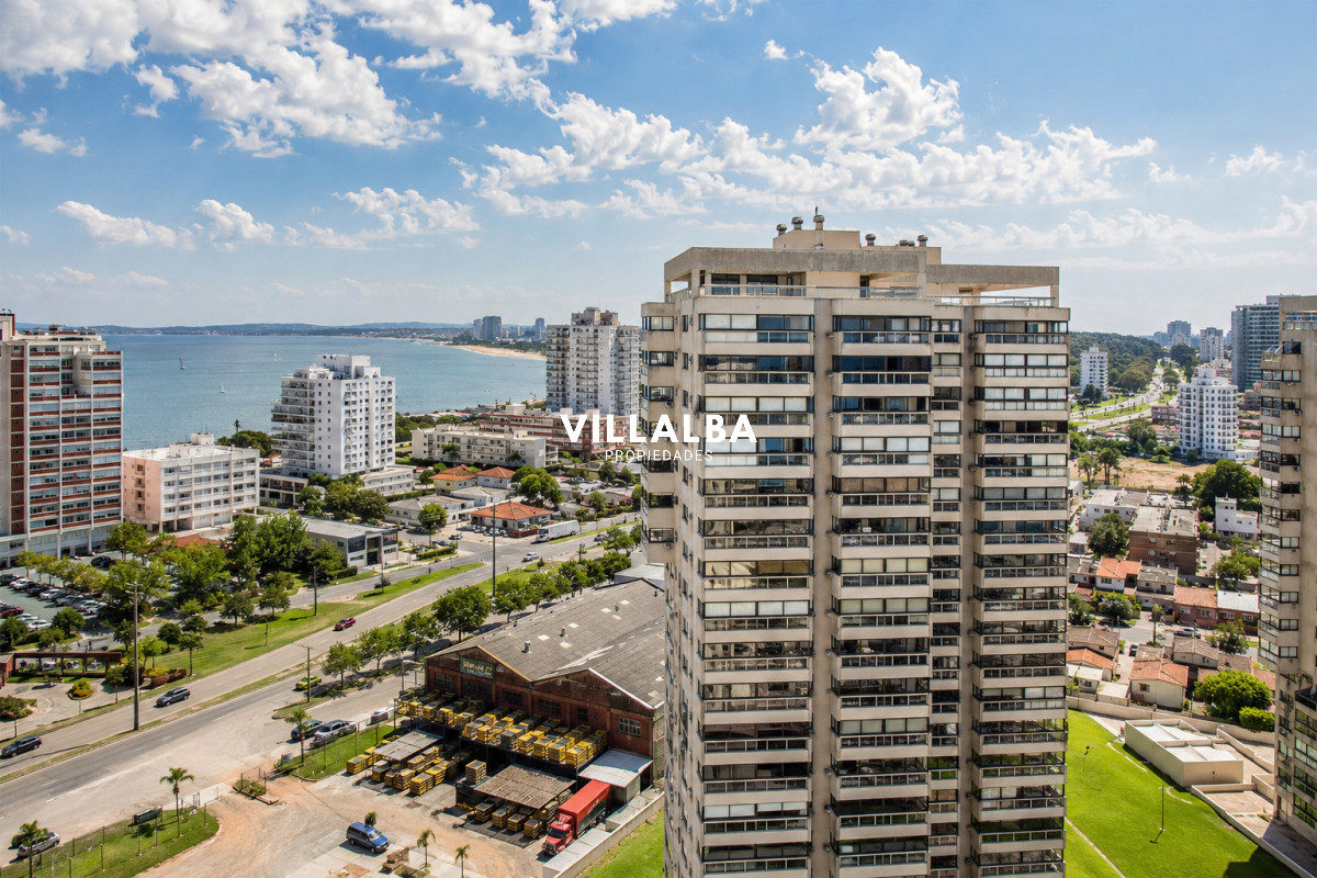 Apartamento ID.3508 - Hermoso Pent-house en torre Imperiale ,venta en zona de la Brava.