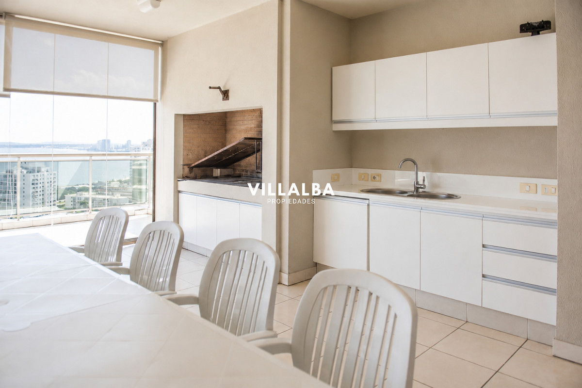 Apartamento ID.3508 - Hermoso Pent-house en torre Imperiale ,venta en zona de la Brava.