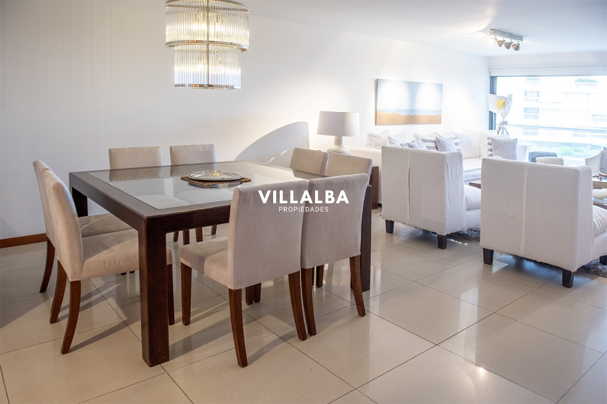 Apartamento ID.2369 - Hermoso Departamento en venta frente a Playa Brava, 3 dorm + dep. Marigot Brava