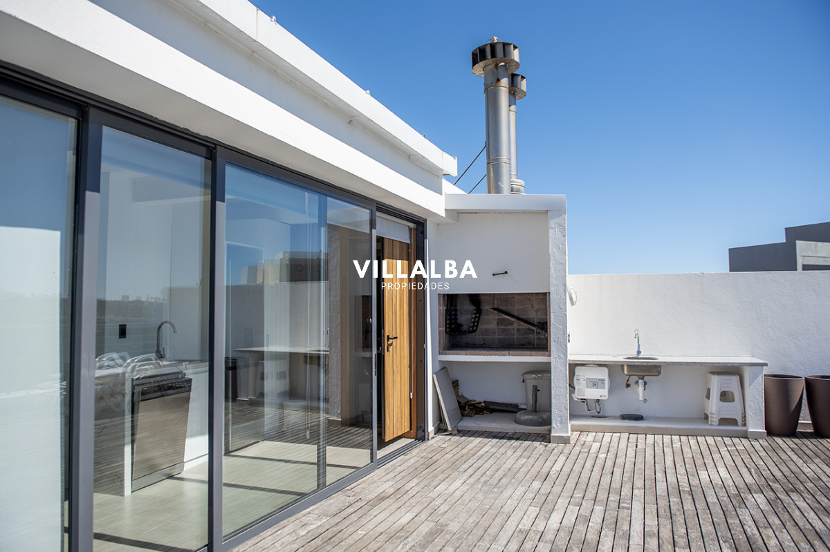 Apartamento ID.2367 - Penthouse frente al mar en venta, 3 suites. Blue Bird