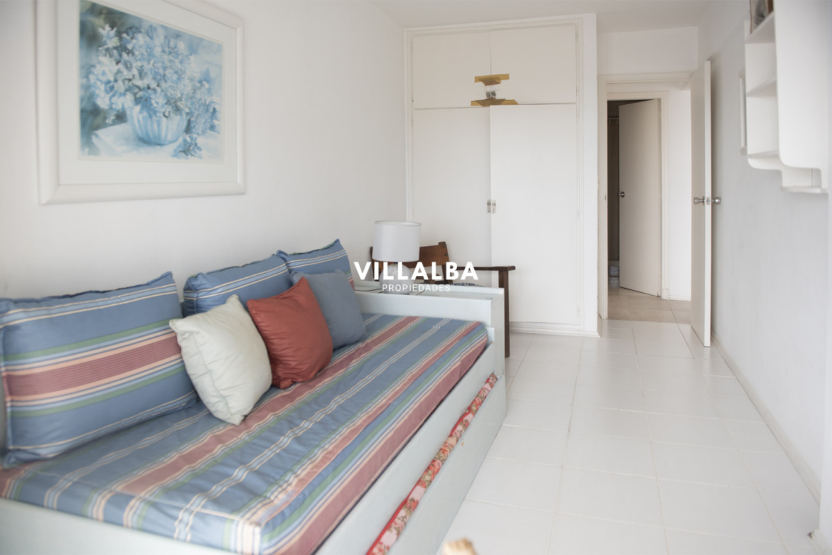 Apartamento ID.4122 - Vende apartamento de 2 dormitorios en Brava Punta del Este
