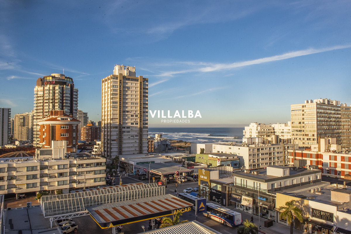 Apartamento ID.3635 - Vende departamento de 3 dormitorios con vista al Puerto, Punta del Este