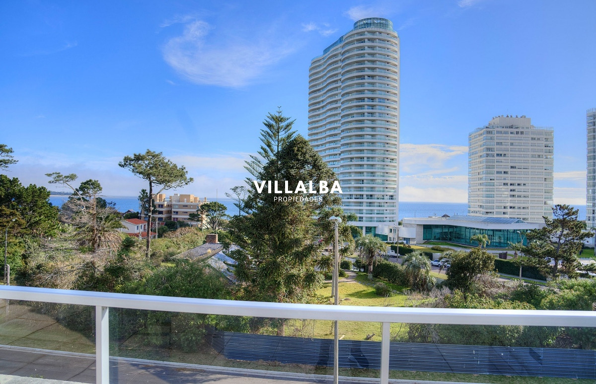 Apartamento ID.3664 - Apartamento en Venta de 3 dormitorios en Playa Mansa , Punta del este