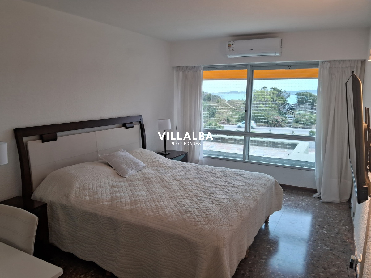 Apartamento ID.2482 - Hermoso Departamento de 3 dormitorios en venta frente al mar. 